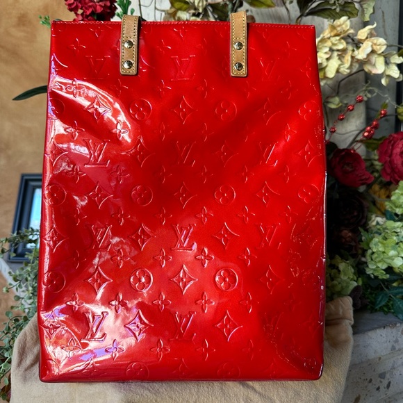 Gorgeous Louis Vuitton Vernis Patent Leather Tote - Picture 9 of 17